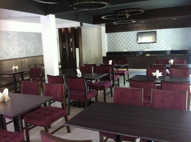 Oyster Airport Hotel Hyderabad Exterior foto
